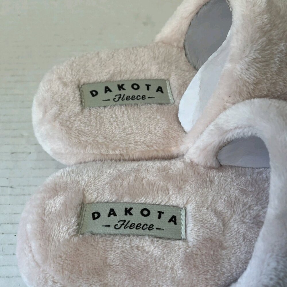 Dakota Pink Plush Slippers Womens Size 7-8 Cozy Fleece Slip On NEW - Picture 4 of 11